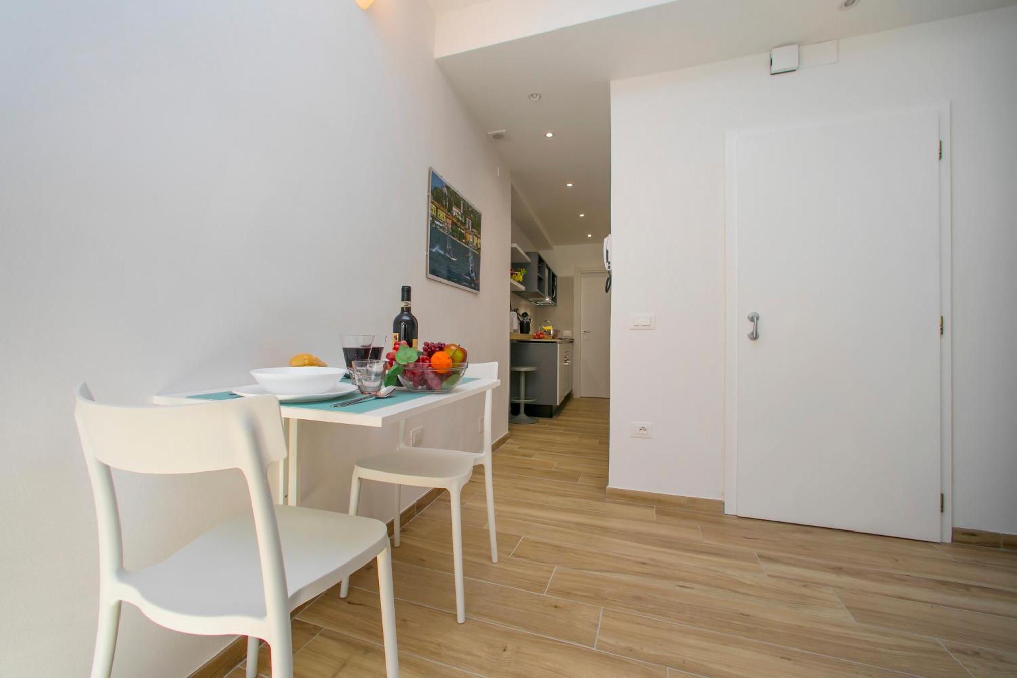 Nido Sui Tetti Di Riva Del Garda - Happy Rentals 외부 사진