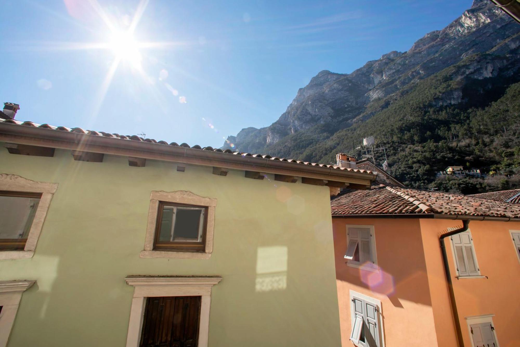 Nido Sui Tetti Di Riva Del Garda - Happy Rentals 외부 사진