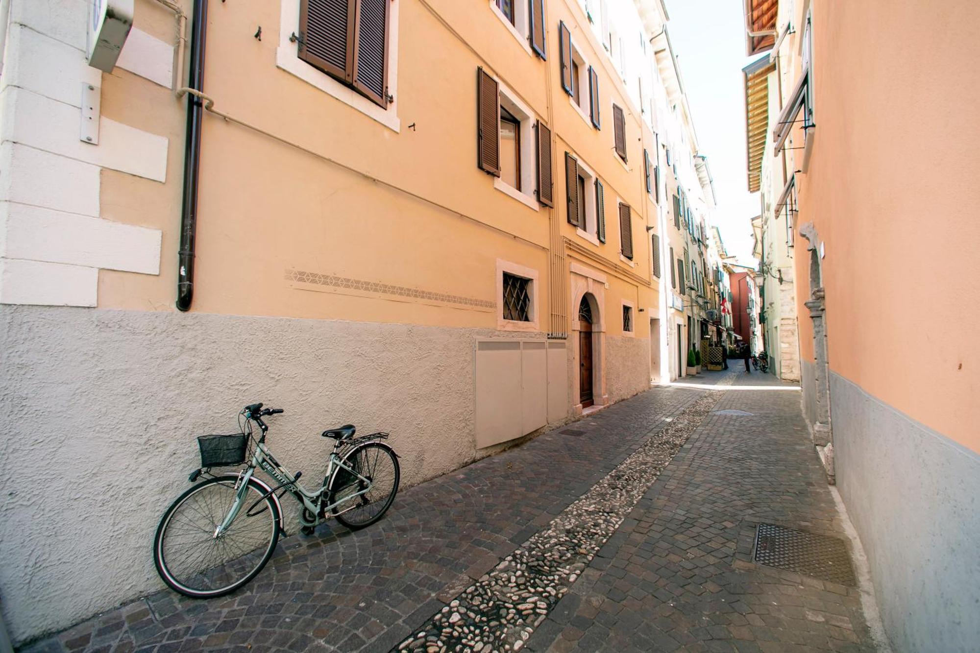 Nido Sui Tetti Di Riva Del Garda - Happy Rentals 외부 사진