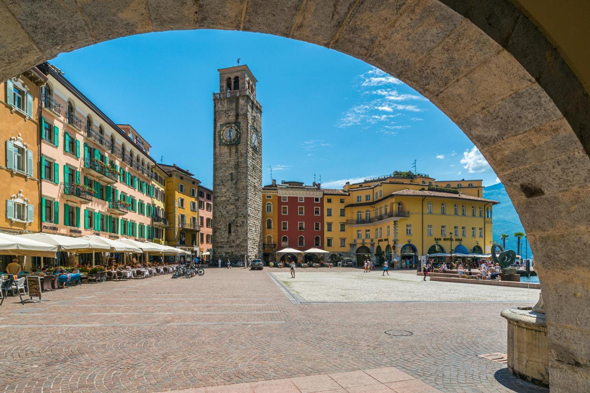 Nido Sui Tetti Di Riva Del Garda - Happy Rentals 외부 사진